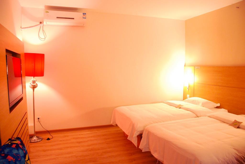 Ibis Changchun Jianshe Street Buitenkant foto